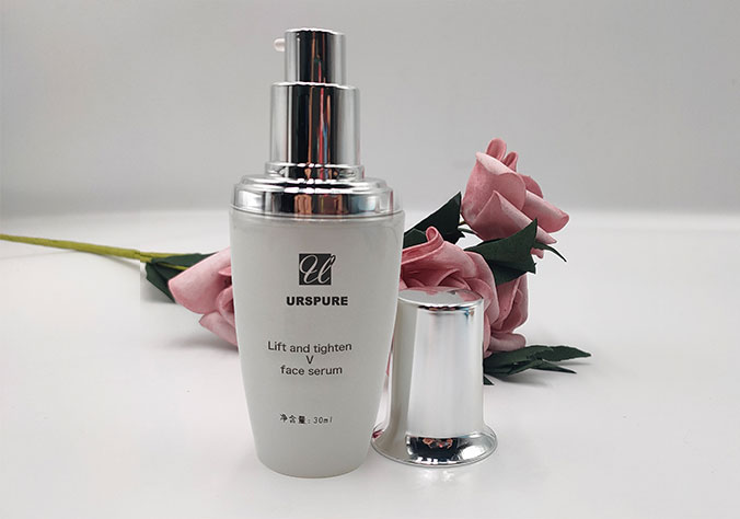 提拉緊致 V 臉精華液